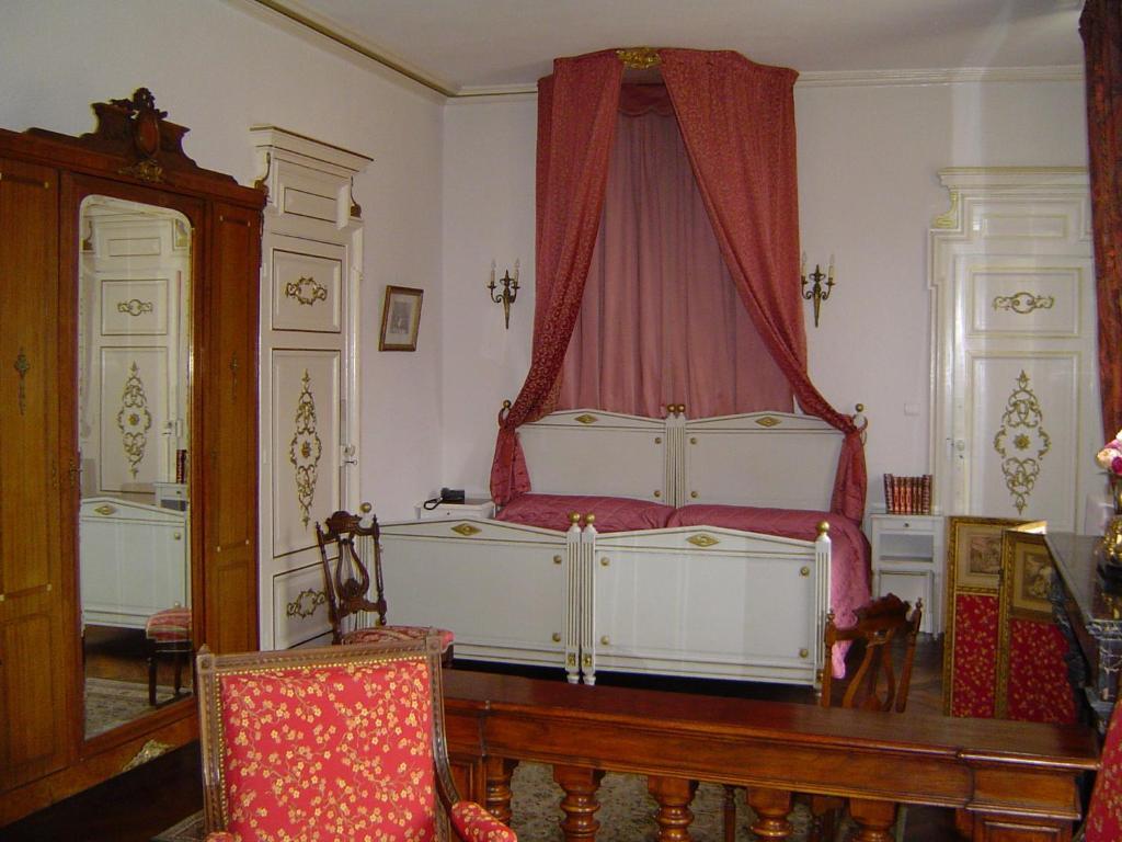 Chateau De La Chapelle Des Bois Флері Номер фото
